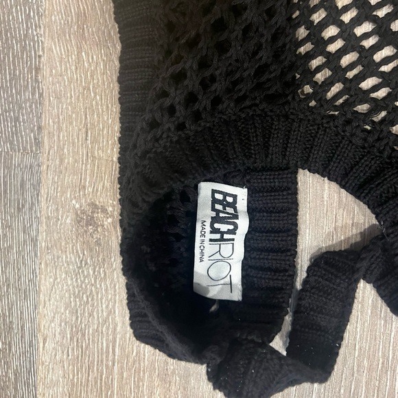 NWOT Beach Riot Coverup - Picture 5 of 6